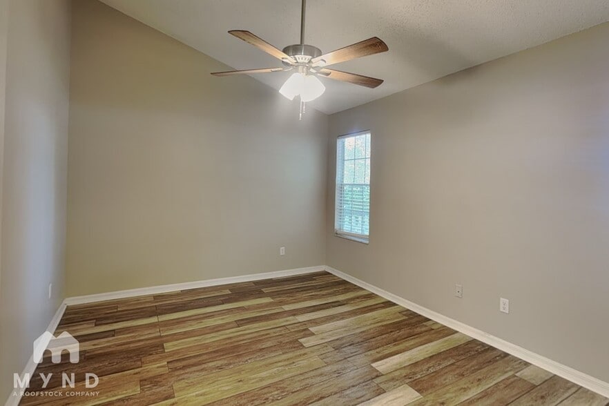 Building Photo - 1729 Chatham Cir