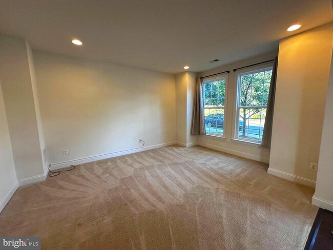 Building Photo - 8862 Orchard Ln