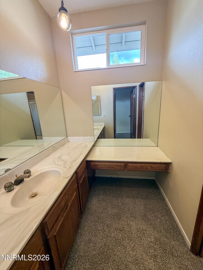 Building Photo - 4011 Bluegrass Ct