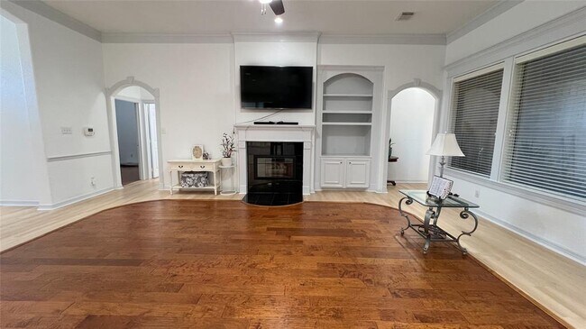 Building Photo - 2411 Kilgarney Keep St