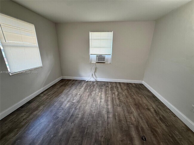 Building Photo - 1413 NW 3rd St