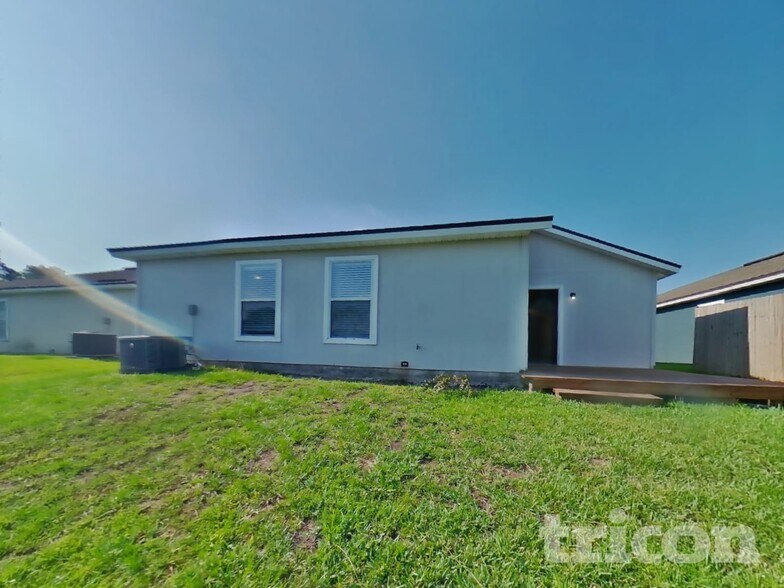 Building Photo - 9671 Watershed Dr S