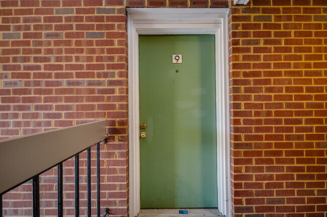 Building Photo - 1116 Blue Ridge Dr