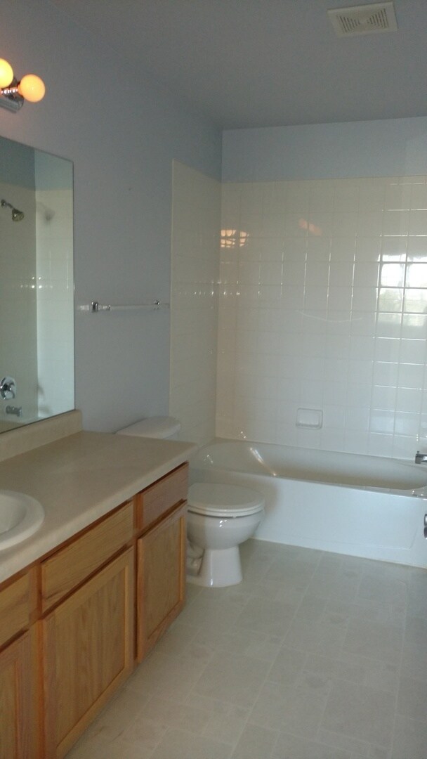 Building Photo - Beautiful and Spacious 3 Bed Condo in SE Fort Collins
