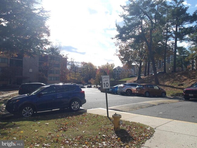 Building Photo - 8 S Van Dorn St