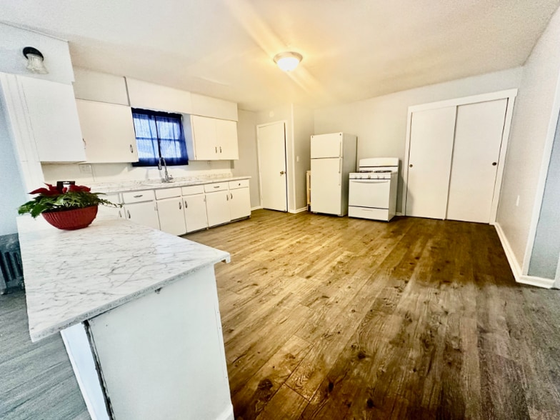 Building Photo - 680 Stamp Dr