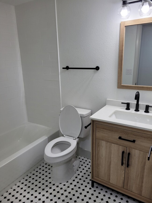 Building Photo - 1 Clark Ln