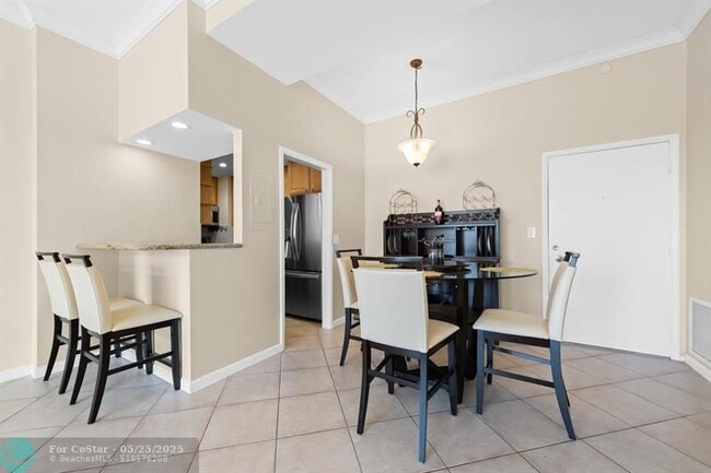 Building Photo - 1 Las Olas Cir