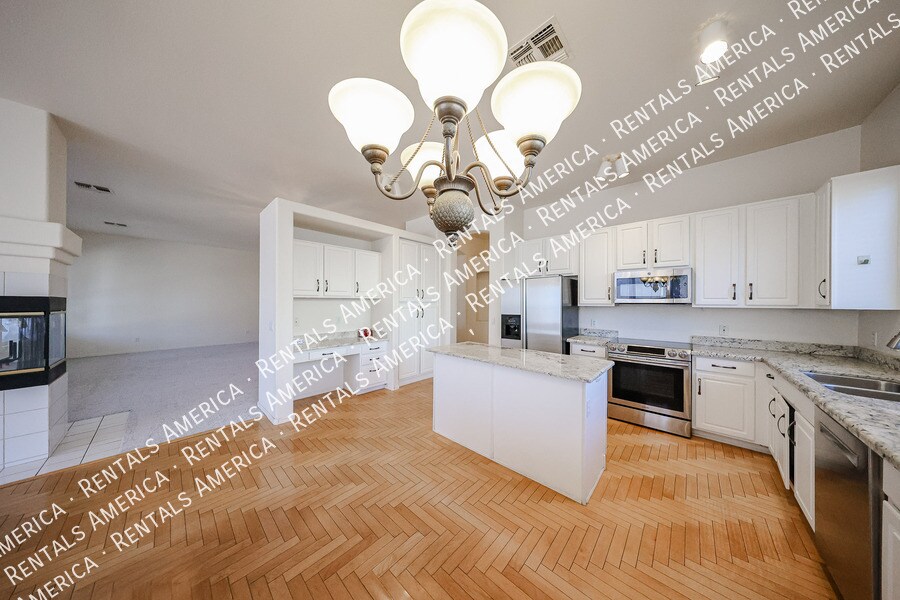 Building Photo - 1711 S 97th St