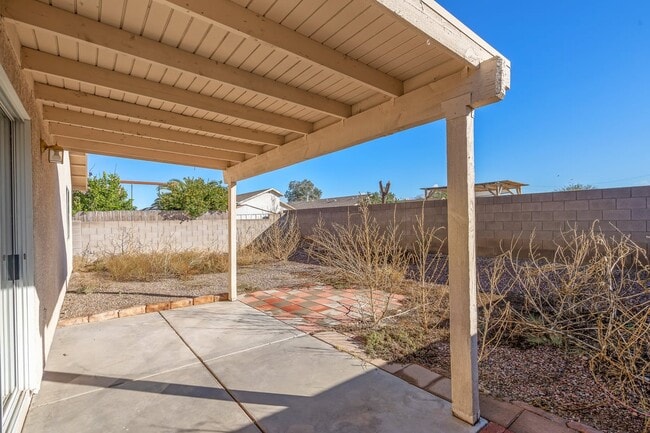 Building Photo - 6653 S Via Vista De Santa Cruz