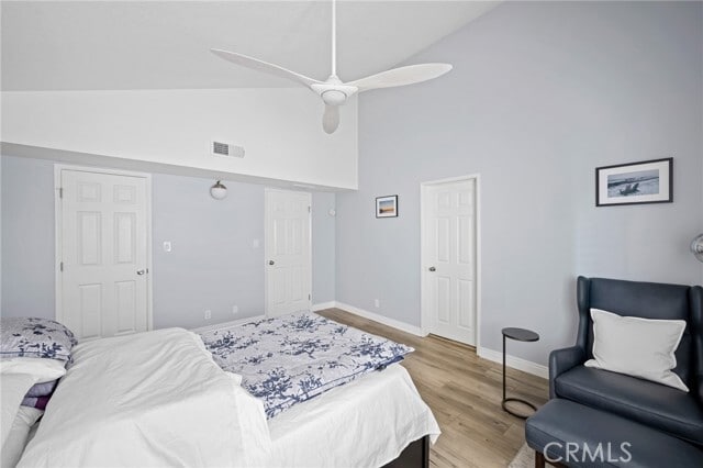 Building Photo - 13041 Moorpark St