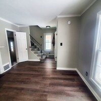 Building Photo - 3 BED 1.5 BATH SINGLE FAMILY HOME IN CLEVE...