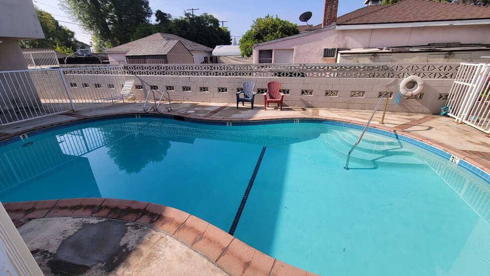 Building Photo - 6336 Tujunga Ave