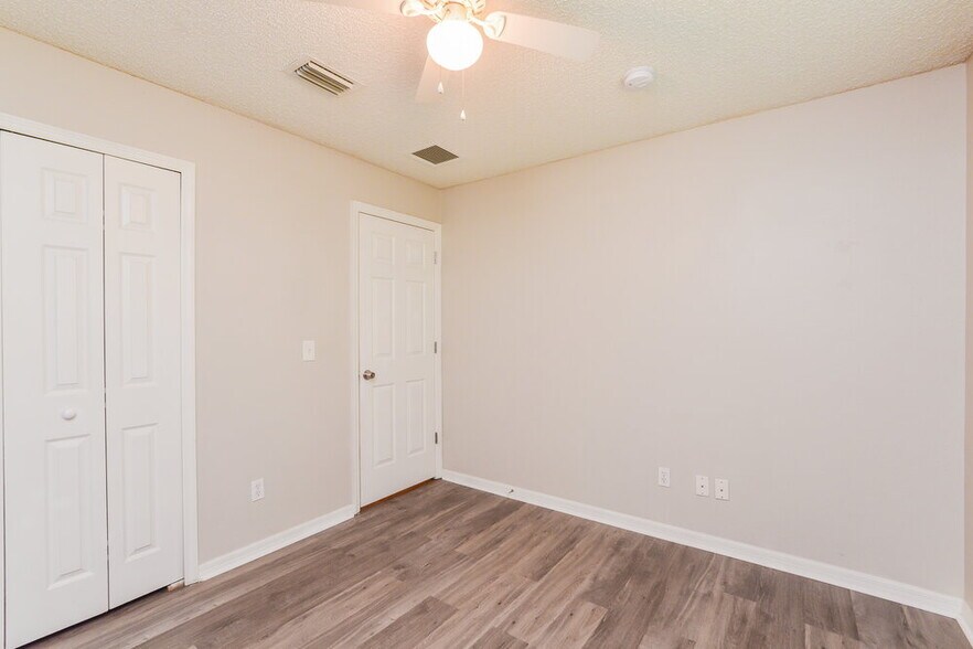 Building Photo - 1061 Pinder St