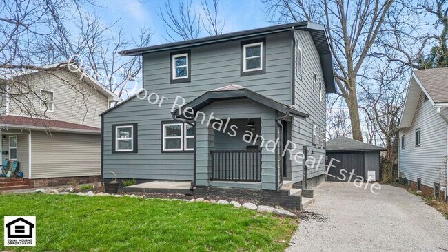 Building Photo - 2144 Edgehill Ave