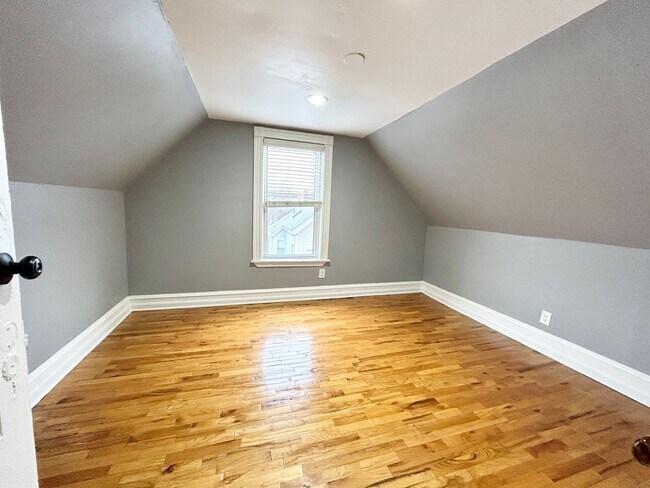 Building Photo - 14 Batchelder St