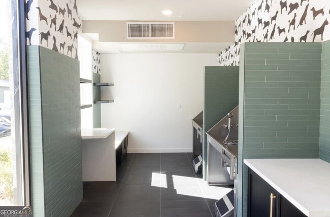 Building Photo - 305 Collins Industrial Way