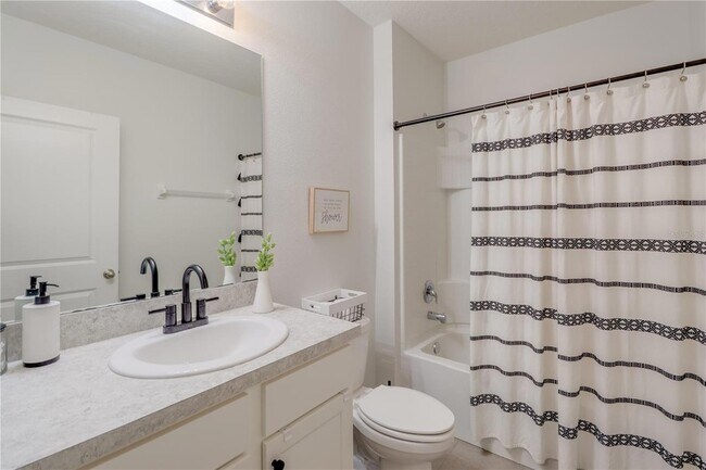 Building Photo - 4940 SW 97th Pl