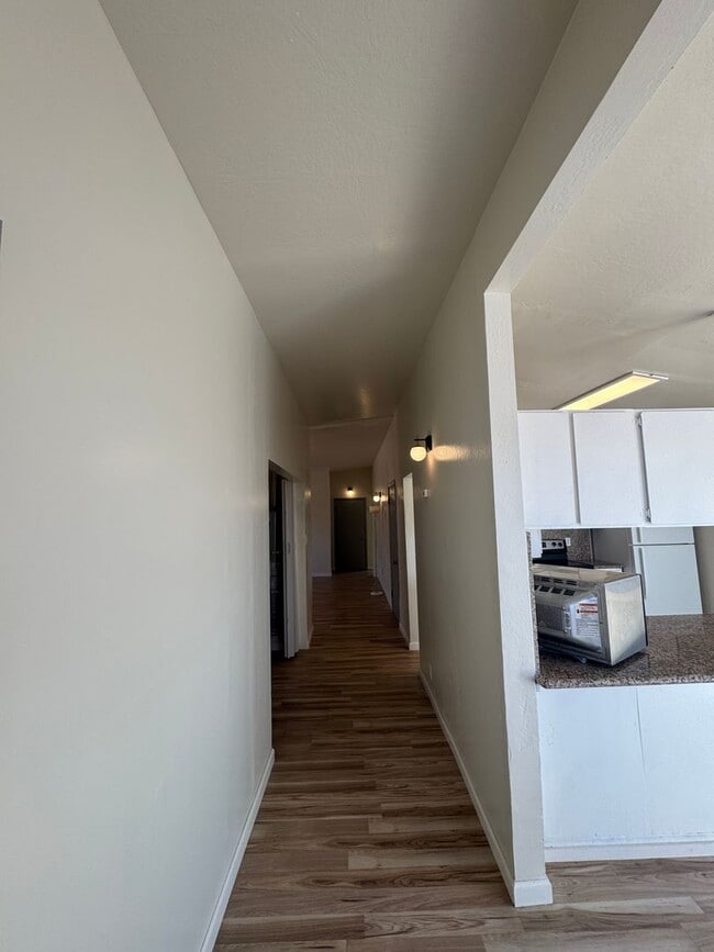 Building Photo - 103 Pueblo Way