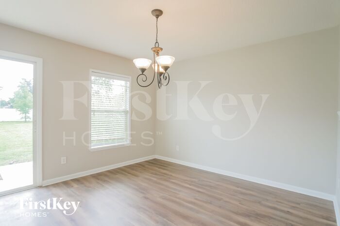Building Photo - 217 Cezanne Cir
