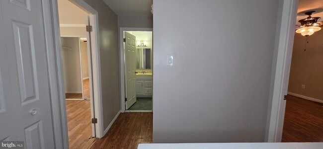 Building Photo - 6974 Knighthood Ln