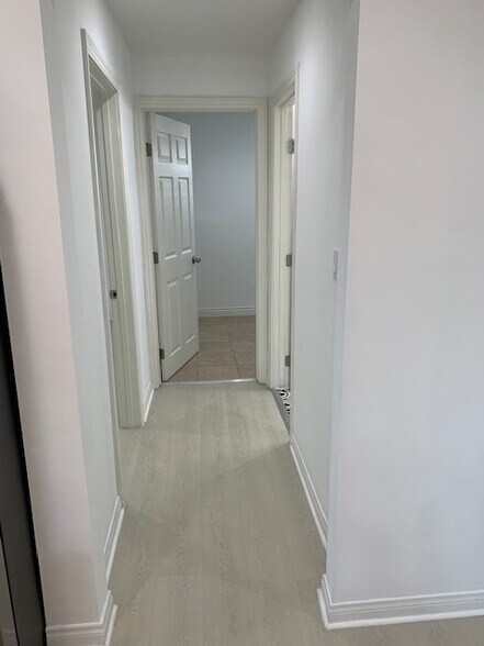 Building Photo - 1260 N Detroit St