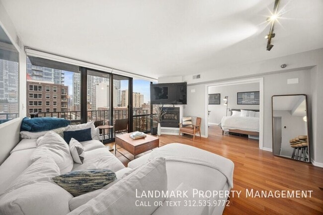 Building Photo - 1309 N Wells St