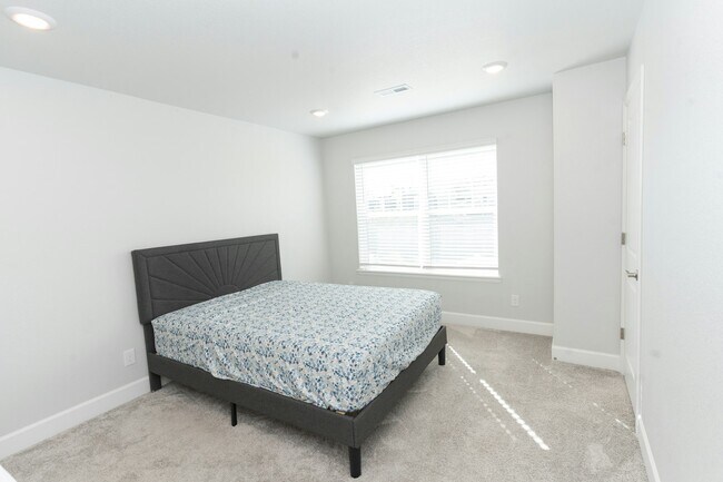 Building Photo - 13534 Tree Sparrow Ln