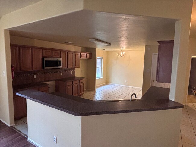 Building Photo - 6402 Hayman Dr