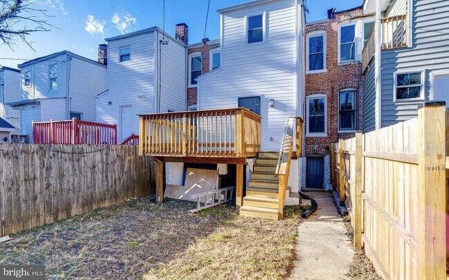 Building Photo - 3007 Oakley Ave