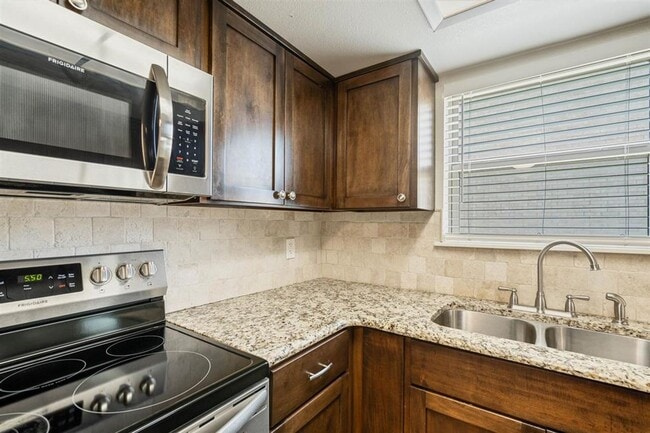 Building Photo - 111 Rhonda St