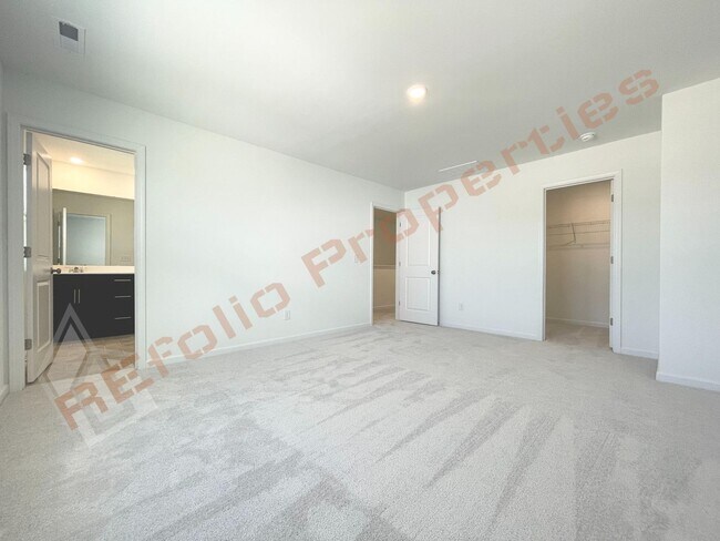 Building Photo - Brand New 3 Story 4 bedroom, 3.5 bathroom ...