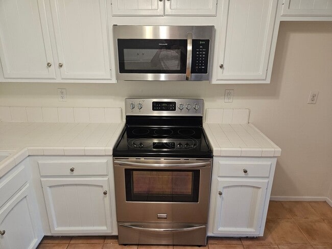 Building Photo - Great 2 Bedroom 2 Bathroom On The Golf Course In Laguna Niguel