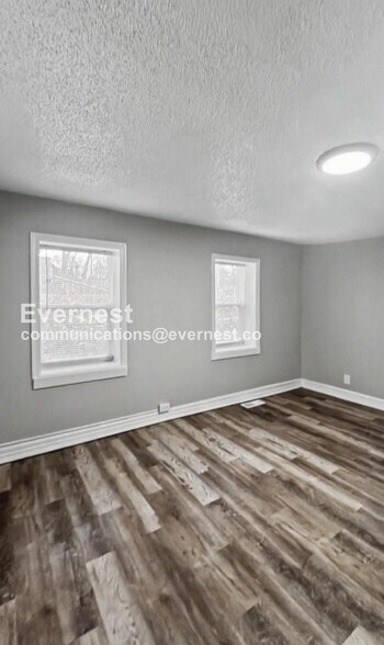 Building Photo - 700 S Savage St