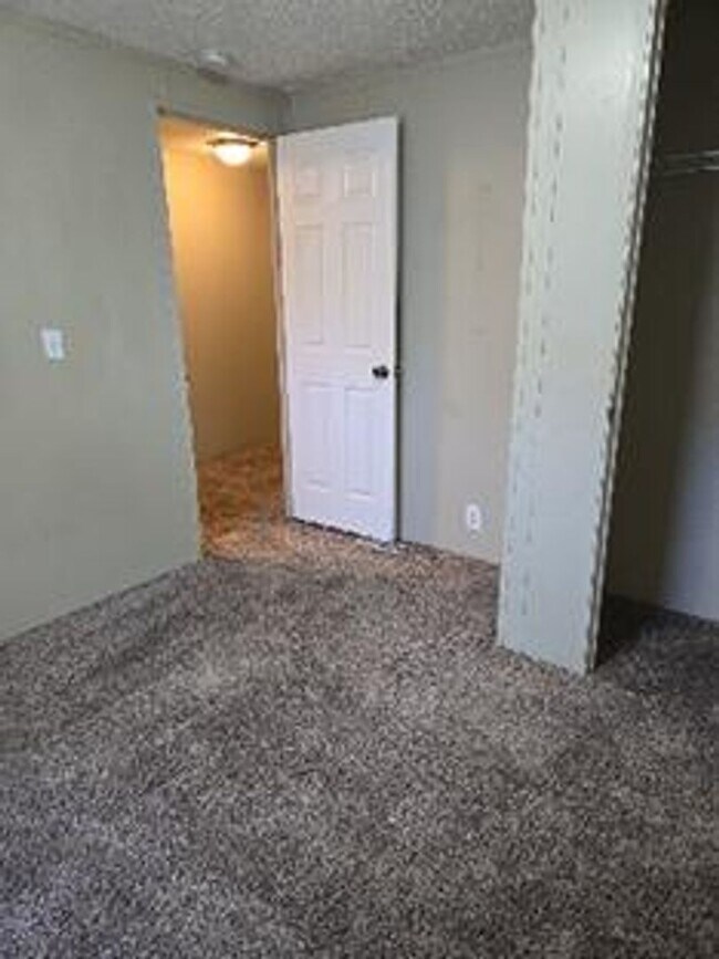Building Photo - $300 Rent Credit if Lease Starts before 7/1/26! No Application Fees for the Month of June!