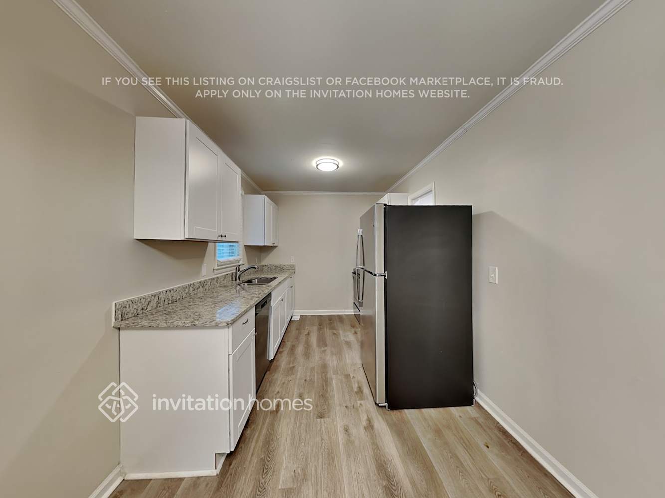 Building Photo - 562 Whispering Hills Dr