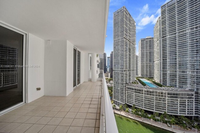 Building Photo - 801 Brickell Key Blvd