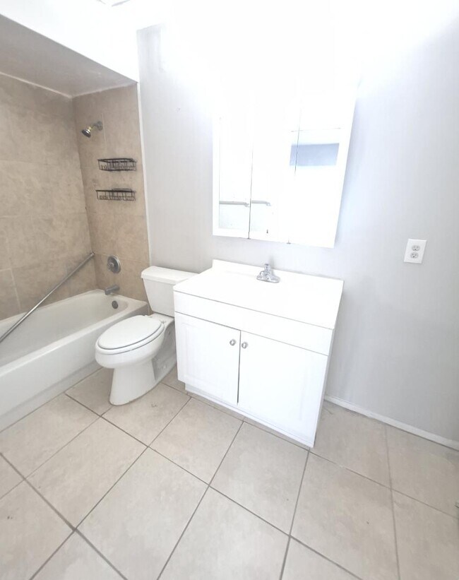 Building Photo - 104 Las Brisas Way
