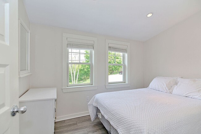 Building Photo - WINTER RENTAL: Changes In Latitude (Dogs Welcome!)