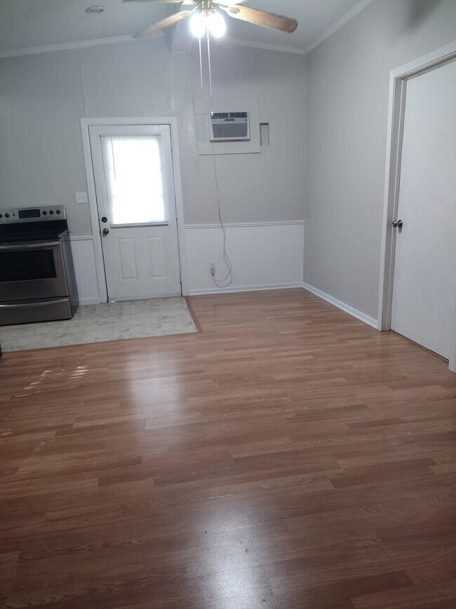 Building Photo - 671 Co Rd 665