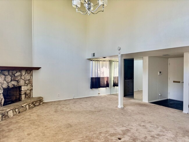 Building Photo - Bright & Airy 3-Bedroom Condo in Prime Moraga Location!