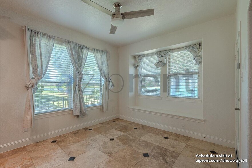 Building Photo - 25315 Hamden Valley Dr
