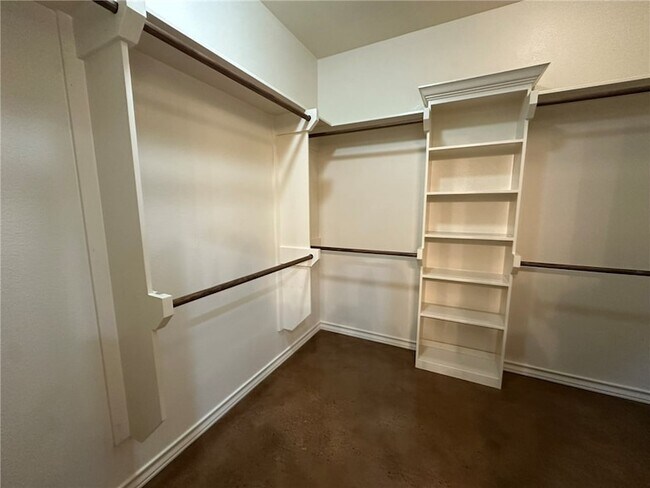 Building Photo - 106 Chiman Cir