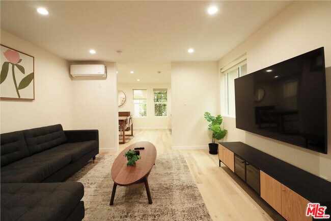 Building Photo - 9042 Phyllis Ave