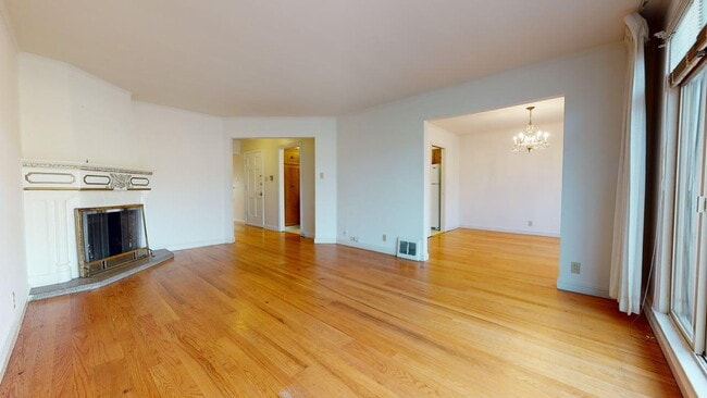 Building Photo - Flexible 4BD/3BA Home w/ Bonus Private Suite – Steps to Taraval Shops