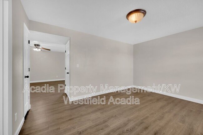 Building Photo - 25 E 2250 N