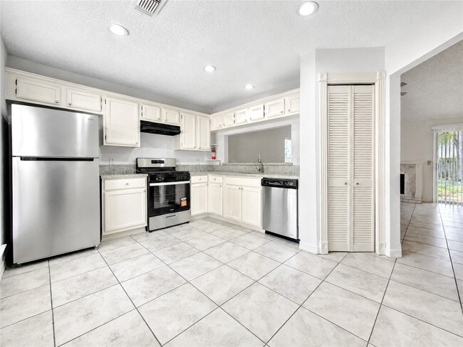 Building Photo - 21419 Park Orchard Dr