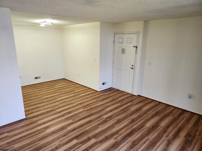 Building Photo - 25 Liberty Ct