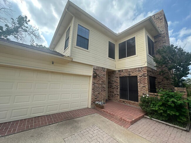 Building Photo - 2909 Matterhorn Dr