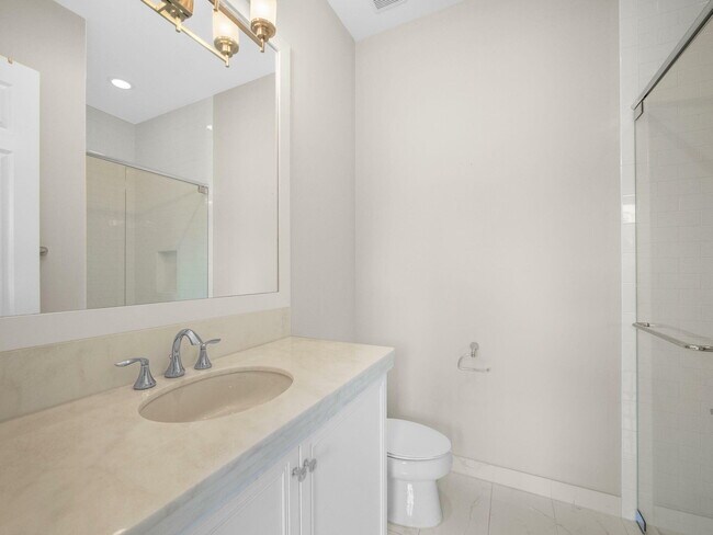 Building Photo - 9931 Bozzano Dr